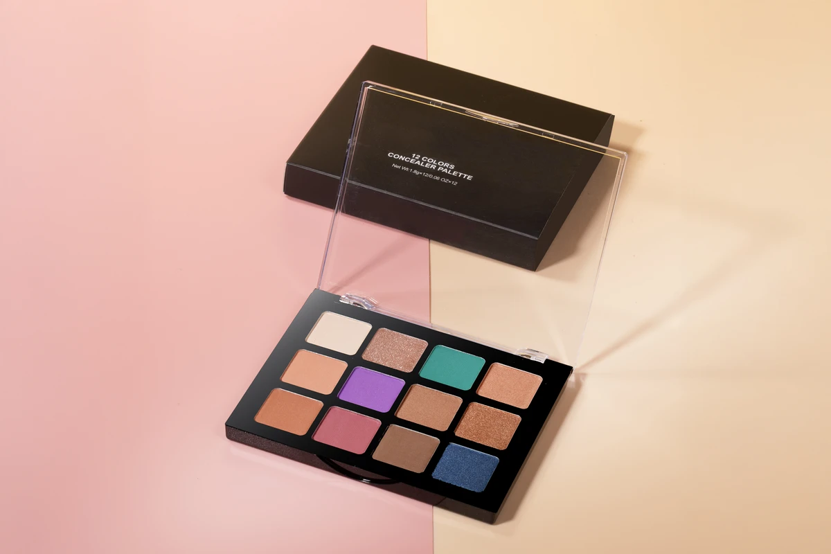 Private Label 12 Color Eyeshadow Palette with matte and shimmer textures in a highly pigmented, blendable formula.